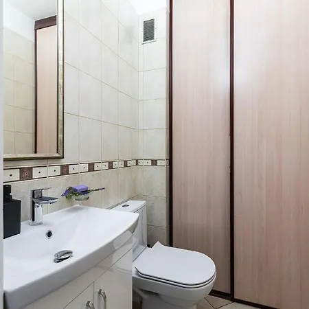 Room, Pirenejska 20 Cozy Warsaw