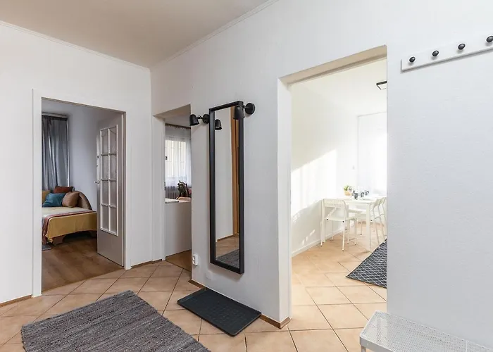 Room, Pirenejska 20 Cozy