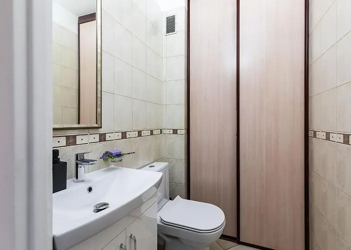 Room, Pirenejska 20 Cozy Warszawa